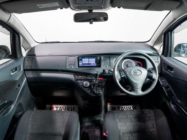 Toyota ISis I Рестайлинг с пробегом 2011 года, цена 1 245 000 рублей, 120000 км, компактвэн, Автокод Объявления