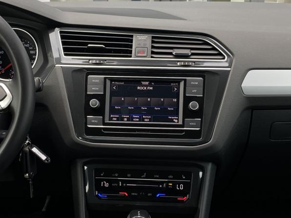 Volkswagen Tiguan II Рестайлинг с пробегом 2021 года, цена 3 279 000 рублей, 25358 км, внедорожник, Автокод Объявления