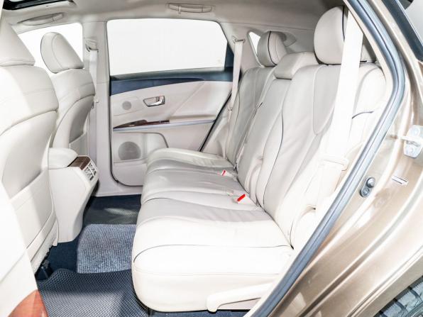 Toyota Venza I с пробегом 2010 года, цена 1 695 000 рублей, 179000 км, внедорожник, Автокод Объявления