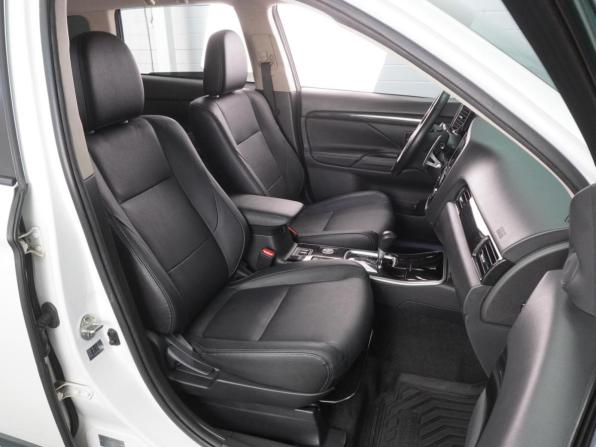 Mitsubishi Outlander III Рестайлинг 2 с пробегом 2018 года, цена 2 975 000 рублей, 139434 км, внедорожник, Автокод Объявления