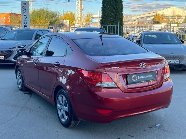 Hyundai Solaris I с пробегом 2011 года, цена 660 000 рублей, 214648 км, седан, Автокод Объявления