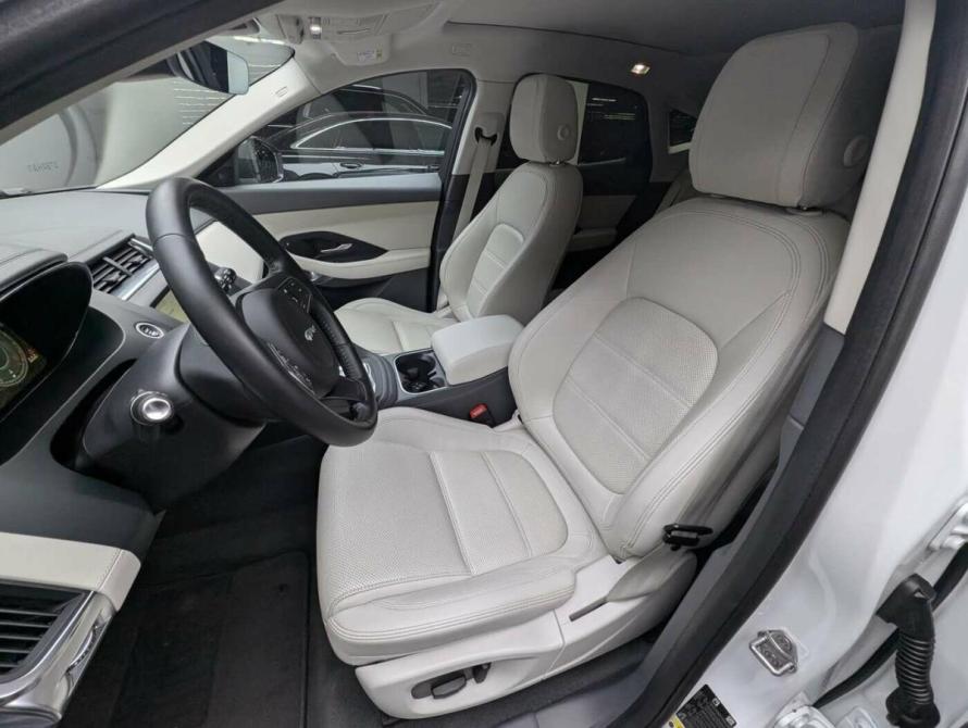 Jaguar E-Pace I Москва  - изображение 10