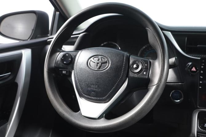 Toyota Levin XII (E210) с пробегом 2019 года, цена 1 699 000 рублей, 67000 км, седан, Автокод Объявления