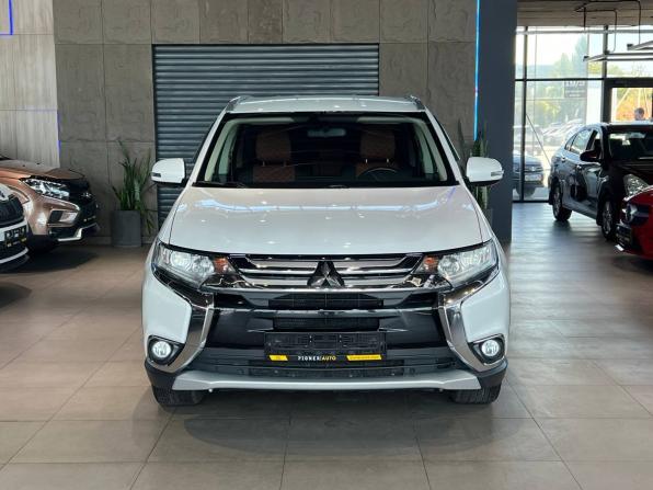 Mitsubishi Outlander III Рестайлинг 3 с пробегом 2018 года, цена 1 920 000 рублей, 189293 км, внедорожник, Автокод Объявления