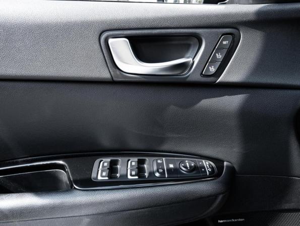 Kia Optima IV Рестайлинг с пробегом 2018 года, цена 1 989 000 рублей, 168883 км, седан, Автокод Объявления