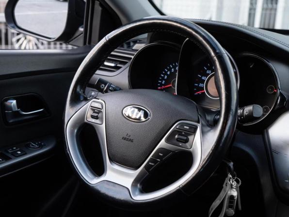 Kia Rio III Рестайлинг с пробегом 2016 года, цена 1 079 000 рублей, 156376 км, хэтчбек, Автокод Объявления