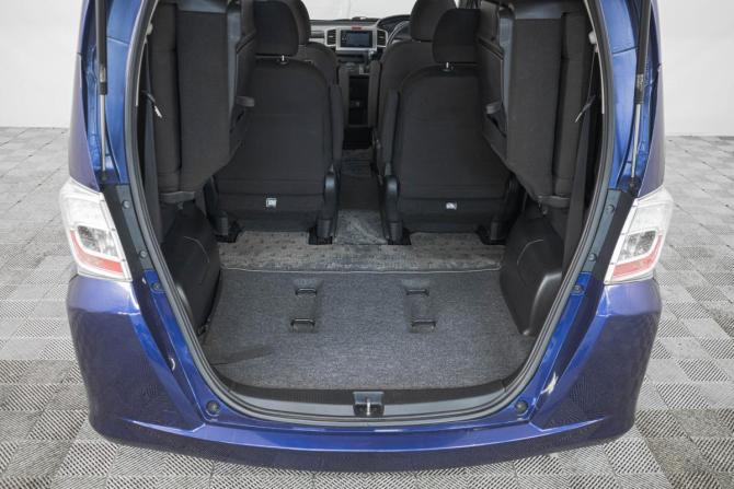 Honda Freed I Рестайлинг с пробегом 2012 года, цена 1 049 000 рублей, 172000 км, компактвэн, Автокод Объявления