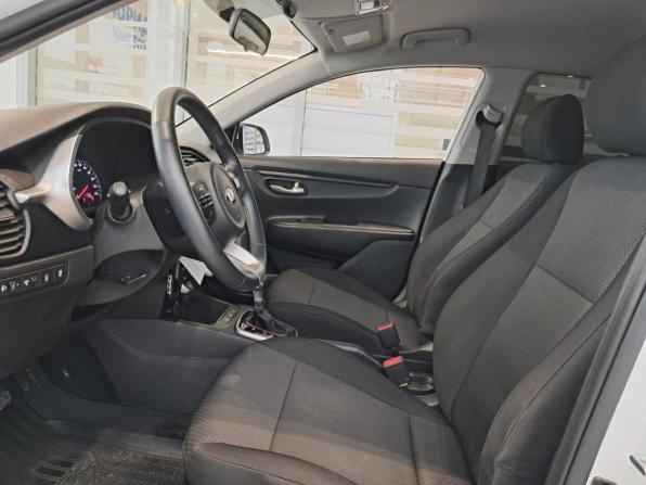 Kia Rio IV Рестайлинг с пробегом 2021 года, цена 1 897 000 рублей, 54211 км, хэтчбек, Автокод Объявления