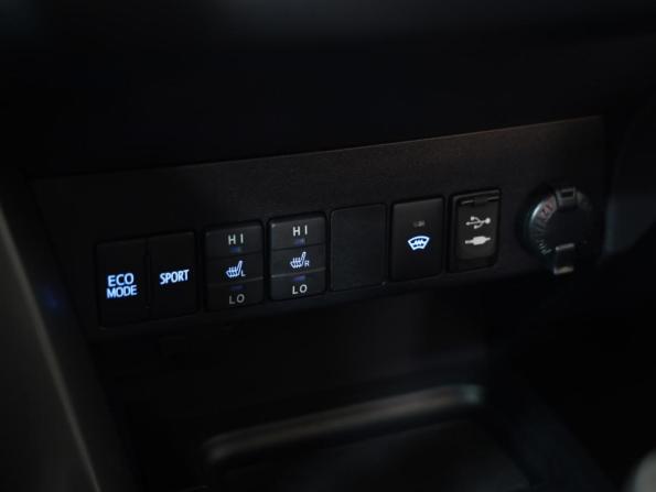 Toyota RAV4 IV (XA40) Рестайлинг с пробегом 2018 года, цена 2 449 000 рублей, 70714 км, внедорожник, Автокод Объявления