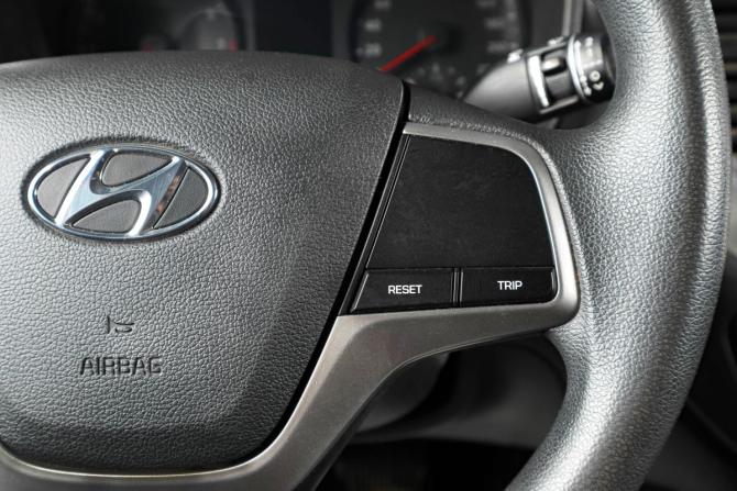 Hyundai Solaris II с пробегом 2019 года, цена 1 299 000 рублей, 138000 км, седан, Автокод Объявления
