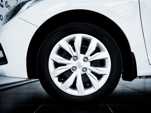 Hyundai Solaris II с пробегом 2017 года, цена 1 200 000 рублей, 148347 км, седан, Автокод Объявления