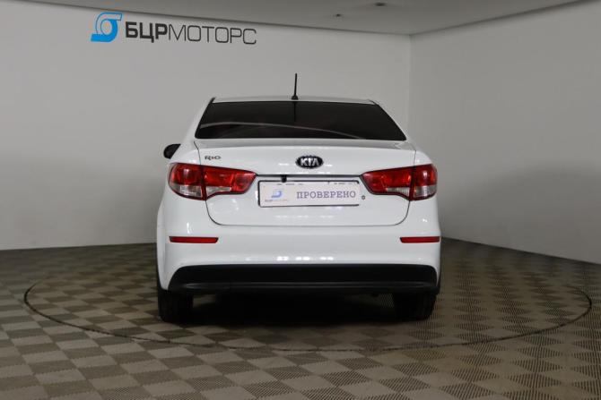 Kia Rio III Рестайлинг с пробегом 2015 года, цена 929 990 рублей, 102244 км, седан, Автокод Объявления