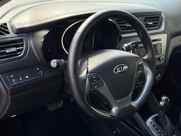 Kia Rio III Рестайлинг с пробегом 2015 года, цена 950 000 рублей, 165000 км, седан, Автокод Объявления