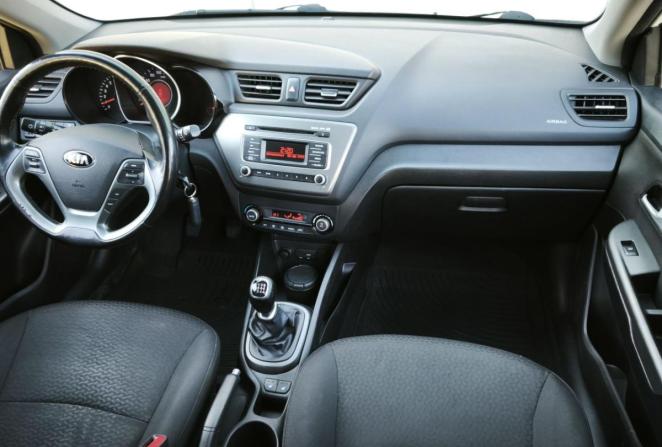 Kia Rio III Рестайлинг с пробегом 2016 года, цена 850 000 рублей, 142000 км, седан, Автокод Объявления