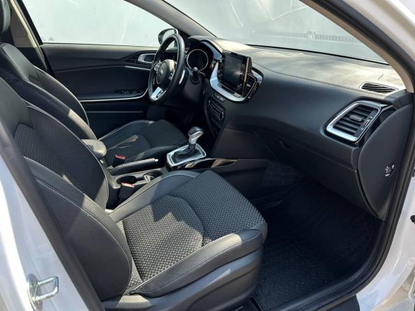 Kia Ceed III Рестайлинг с пробегом 2022 года, цена 2 600 000 рублей, 18788 км, универсал, Автокод Объявления