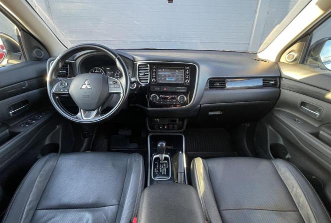 Mitsubishi Outlander III Рестайлинг 2 с пробегом 2017 года, цена 1 920 000 рублей, 178518 км, внедорожник, Автокод Объявления