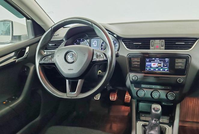 Skoda Octavia III (A7) с пробегом 2015 года, цена 1 320 000 рублей, 140213 км, лифтбек, Автокод Объявления