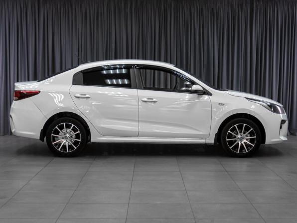 Kia Rio IV с пробегом 2018 года, цена 1 070 000 рублей, 252298 км, седан, Автокод Объявления