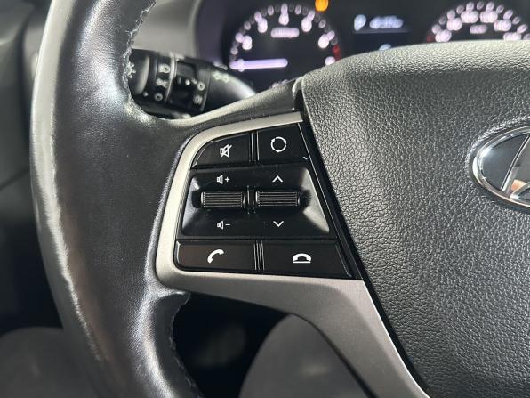 Hyundai Solaris II с пробегом 2017 года, цена 1 360 000 рублей, 95000 км, седан, Автокод Объявления