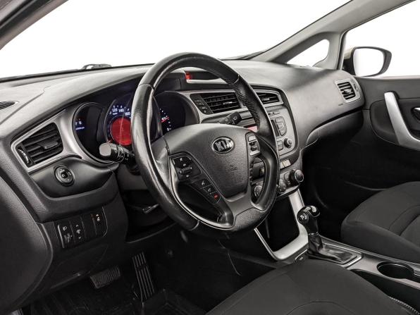 Kia Ceed II Рестайлинг с пробегом 2016 года, цена 1 400 000 рублей, 76045 км, хэтчбек, Автокод Объявления
