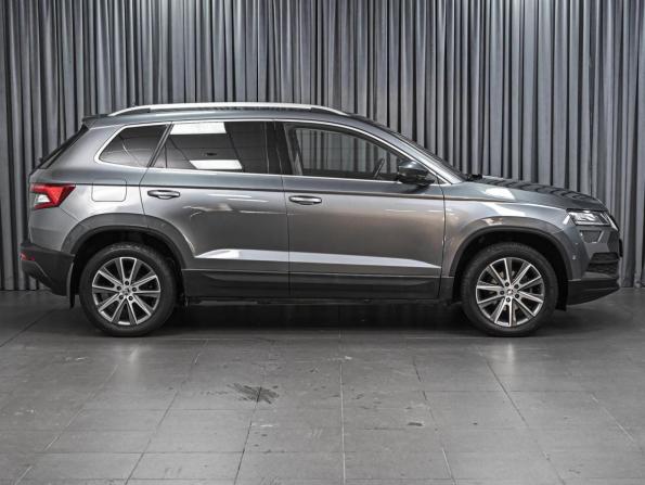 Skoda Karoq I с пробегом 2020 года, цена 2 423 540 рублей, 81149 км, внедорожник, Автокод Объявления