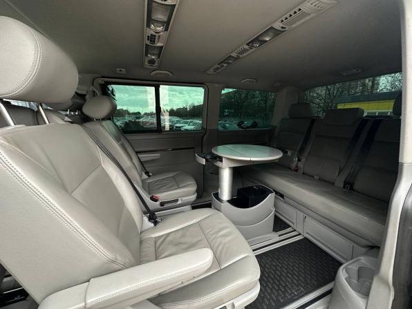 Volkswagen Multivan T5 Рестайлинг с пробегом 2011 года, цена 1 999 000 рублей, 293500 км, минивэн, Автокод Объявления