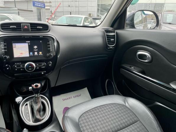 Kia Soul II Рестайлинг с пробегом 2017 года, цена 1 380 000 рублей, 168700 км, хэтчбек, Автокод Объявления