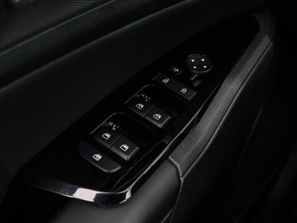 Kia Sportage V с пробегом 2023 года, цена 3 798 000 рублей, 41856 км, внедорожник, Автокод Объявления