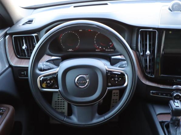 Volvo XC60 II с пробегом 2021 года, цена 4 600 000 рублей, 45153 км, внедорожник, Автокод Объявления