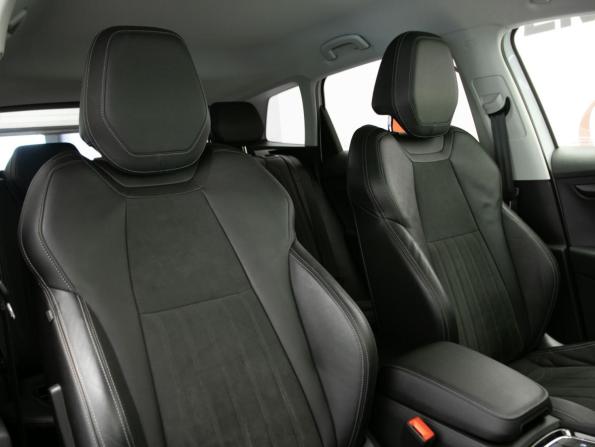 Skoda Karoq I Рестайлинг с пробегом 2021 года, цена 2 475 000 рублей, 44000 км, внедорожник, Автокод Объявления