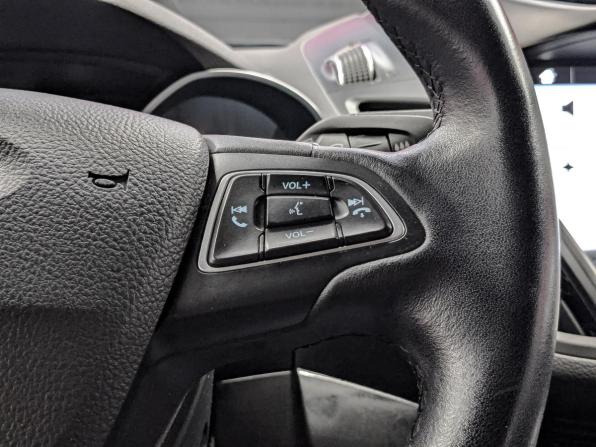 Ford Kuga II Рестайлинг с пробегом 2017 года, цена 1 700 000 рублей, 69916 км, внедорожник, Автокод Объявления