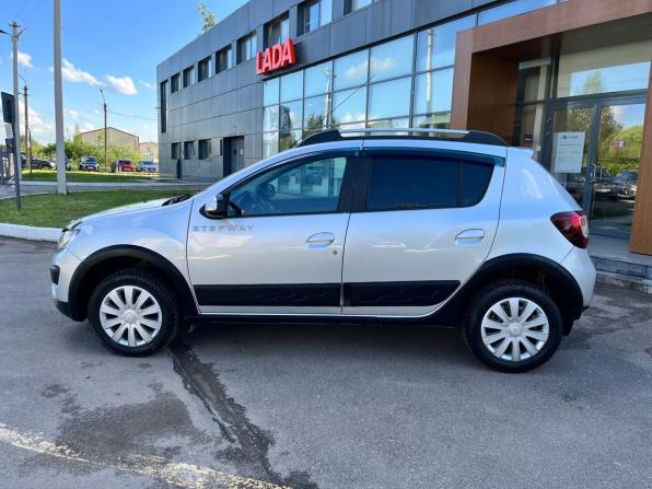 Renault Sandero II с пробегом 2016 года, цена 950 000 рублей, 125880 км, хэтчбек, Автокод Объявления