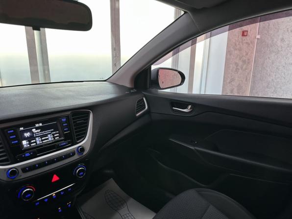 Hyundai Solaris II с пробегом 2018 года, цена 1 265 000 рублей, 109951 км, седан, Автокод Объявления