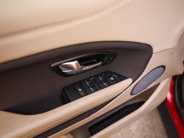 Land Rover Range Rover Evoque I Рестайлинг с пробегом 2018 года, цена 2 650 000 рублей, 89000 км, внедорожник, Автокод Объявления
