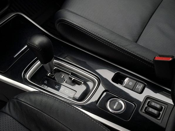 Mitsubishi Outlander III Рестайлинг 3 с пробегом 2018 года, цена 2 619 000 рублей, 107113 км, внедорожник, Автокод Объявления