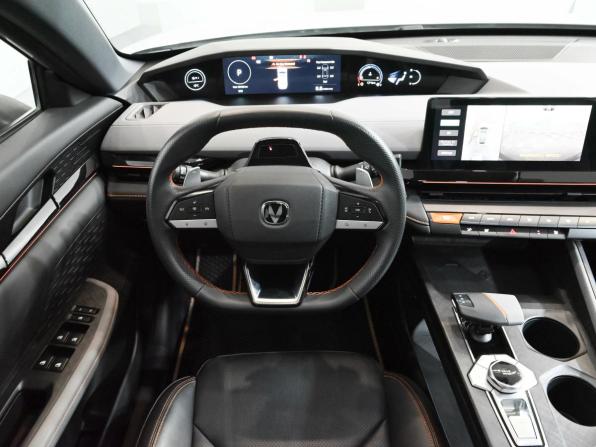 Changan UNI-V I с пробегом 2023 года, цена 2 400 000 рублей, 39890 км, лифтбек, Автокод Объявления