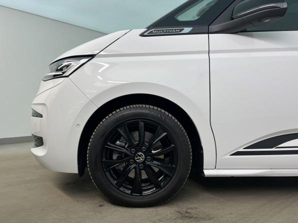 Volkswagen Multivan T7 с пробегом 2025 года, цена 9 975 000 рублей, 5109 км, минивэн, Автокод Объявления