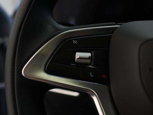 Livan S6 Pro с пробегом 2023 года, цена 1 390 000 рублей, 63873 км, седан, Автокод Объявления