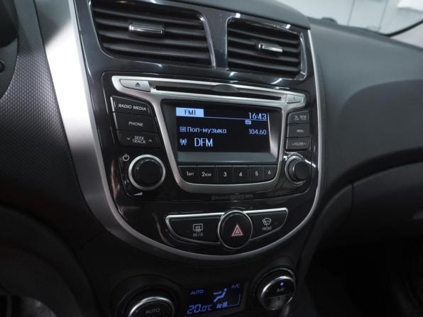 Hyundai Solaris I с пробегом 2014 года, цена 885 000 рублей, 165769 км, седан, Автокод Объявления