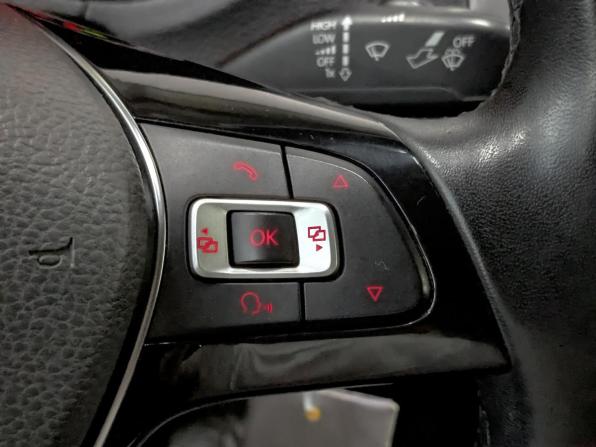 Volkswagen Polo V Рестайлинг с пробегом 2018 года, цена 1 310 000 рублей, 74114 км, седан, Автокод Объявления