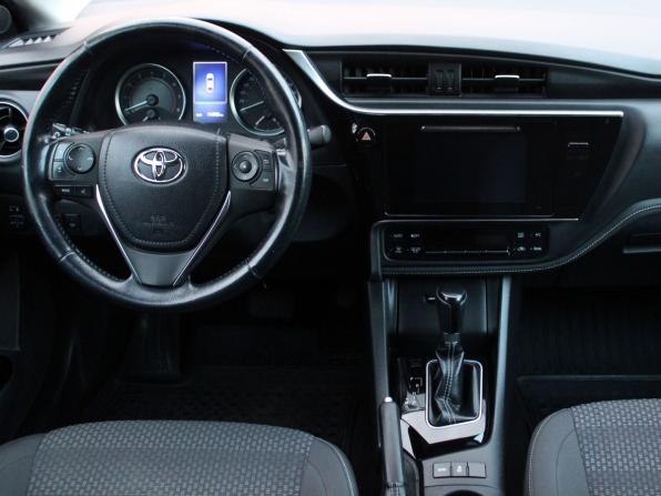 Toyota Corolla XI (E160 E170 E180) Рестайлинг 1 с пробегом 2018 года, цена 1 729 000 рублей, 114680 км, седан, Автокод Объявления