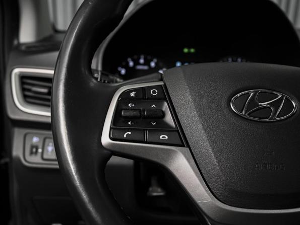 Hyundai Solaris II с пробегом 2018 года, цена 1 299 000 рублей, 154649 км, седан, Автокод Объявления
