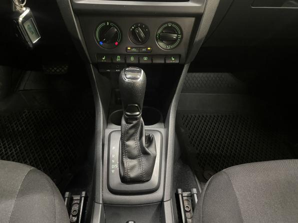 Skoda Rapid I с пробегом 2017 года, цена 960 000 рублей, 151197 км, лифтбек, Автокод Объявления