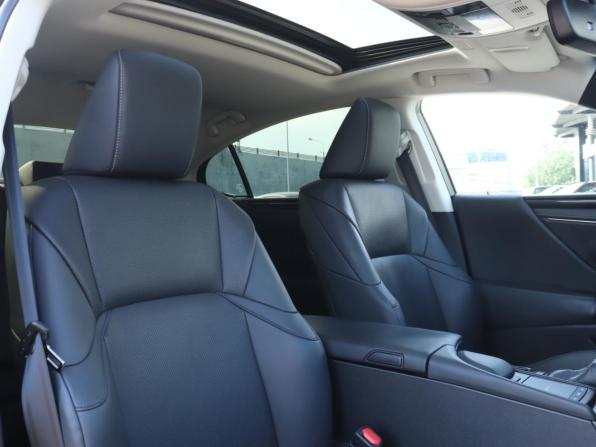 Lexus ES VII с пробегом 2020 года, цена 4 150 000 рублей, 87000 км, седан, Автокод Объявления