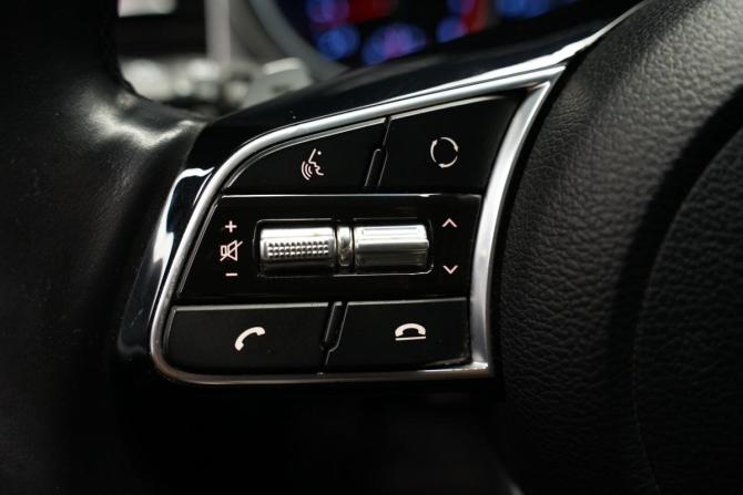 Kia Ceed III с пробегом 2020 года, цена 2 185 000 рублей, 61773 км, универсал, Автокод Объявления