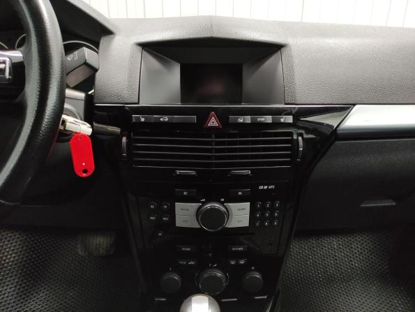 Opel Astra H Рестайлинг с пробегом 2008 года, цена 550 000 рублей, 269230 км, седан, Автокод Объявления