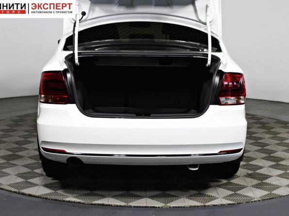 Volkswagen Polo V Рестайлинг с пробегом 2017 года, цена 1 087 000 рублей, 116306 км, седан, Автокод Объявления