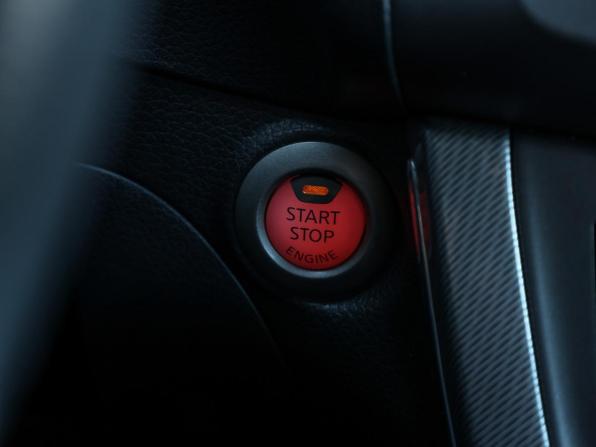 Nissan Tiida II с пробегом 2015 года, цена 979 000 рублей, 139000 км, хэтчбек, Автокод Объявления
