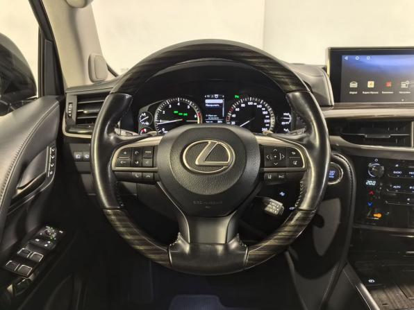 Lexus LX III Рестайлинг 2 с пробегом 2017 года, цена 6 499 000 рублей, 200386 км, внедорожник, Автокод Объявления