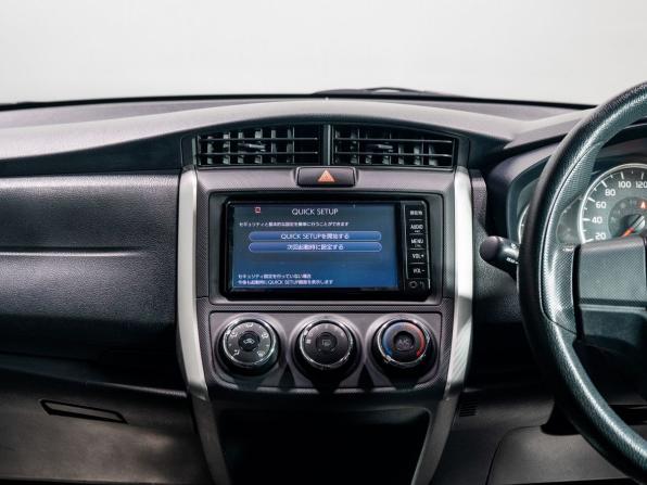 Toyota Corolla XI (E160 E170 E180) Рестайлинг 1 с пробегом 2017 года, цена 1 320 000 рублей, 137132 км, универсал, Автокод Объявления